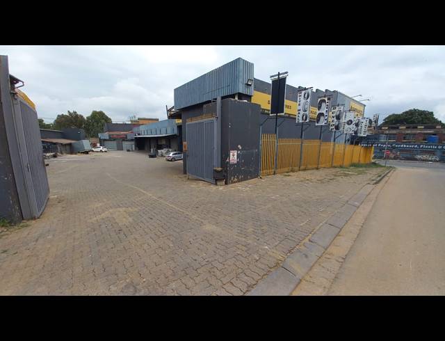 150M² WAREHOUSE TO LET IN CITY WEST